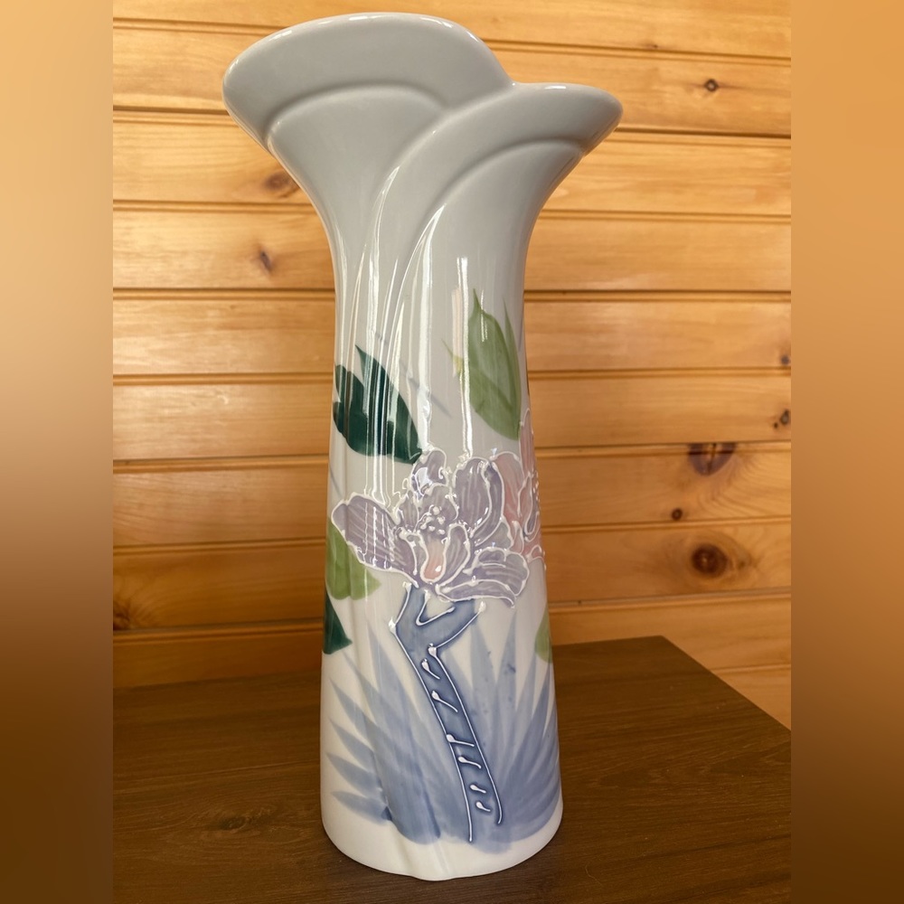 Floral Dynasty Vintage Porcelain Vase - Made in Japan